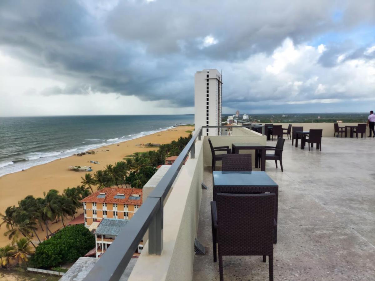 Ocean Breeze Residence Negombo Buitenkant foto