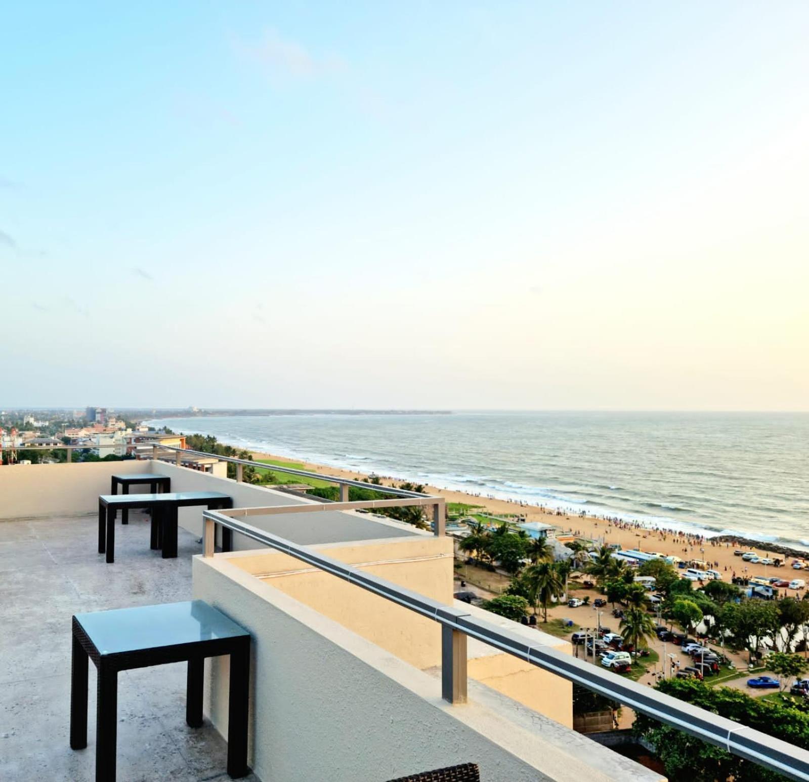 Ocean Breeze Residence Negombo Buitenkant foto